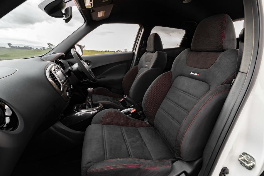 Интерьер Nissan Juke Nismo RS (YF15) 2018 года  (AU) (фото 19 из 24)